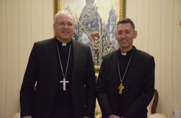 Monseñor Chico Martínez recibe al Arzobispo de Portoviejo