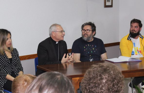 El Obispo comparte en Proyecto Hombre Jaén el fin del proceso terapéutico de rehabilitación de dos usuarios
