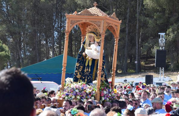 La abuela, Santa Ana, congrega, un año más a los torrecampeños, en el Cerro Miguelico
