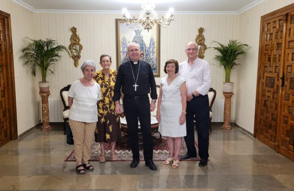 El Obispo se reúne con la Institución Teresiana