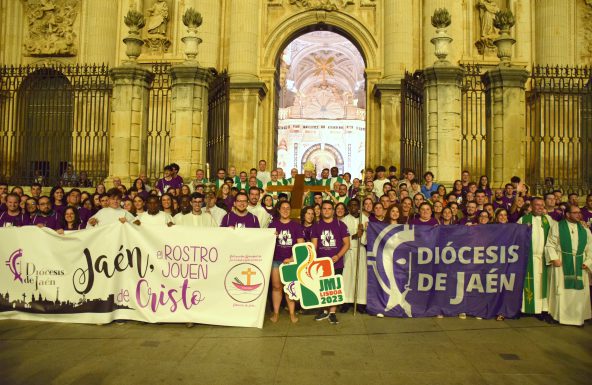 Monseñor Chico Martínez envía a los casi 800 jóvenes diocesanos que participarán en JMJ de Lisboa