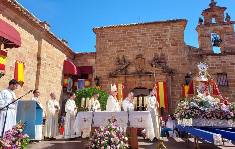 Monseñor Chico Martínez preside la Eucaristía en la Romería de Nuestra Señora de Zocueca