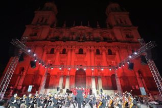 <strong>Felicitación a La Escolanía de la Catedral por su concierto en la Plaza de Santa María</strong>