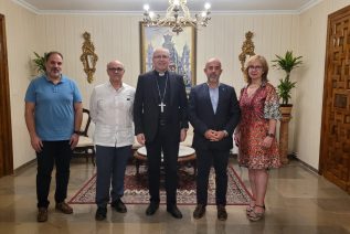 El Obispo recibe a la Asociación de Belenistas