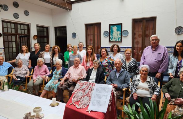 La Casa Hogar de Cáritas en Andújar celebra con una Eucaristía el Día de las Personas Mayores