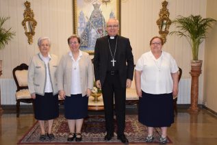 El Obispo recibe a las Misioneras Cruzadas de la Iglesia