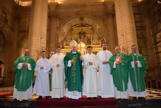 Cuatro seminaristas, instituidos como ministros al servicio de la Palabra y del Altar