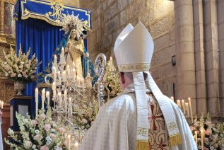 El Obispo preside la Eucaristía en el 266 aniversario del patronazgo de la Virgen de Linarejos sobre la ciudad de Linares