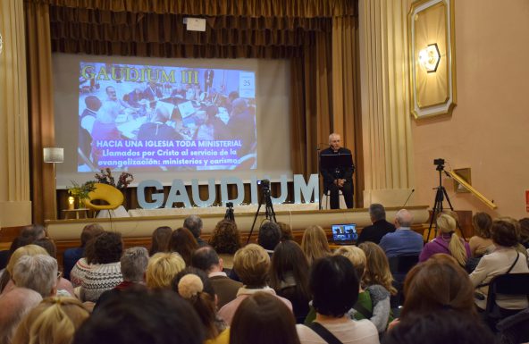 Decenas de evangelizadores y catequistas reflexionan sobre los ministerios laicales en el III Encuentro Gaudium