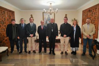 El Obispo recibe a la Agrupación de Cofradías y Hermandades de la Ciudad de Jaén