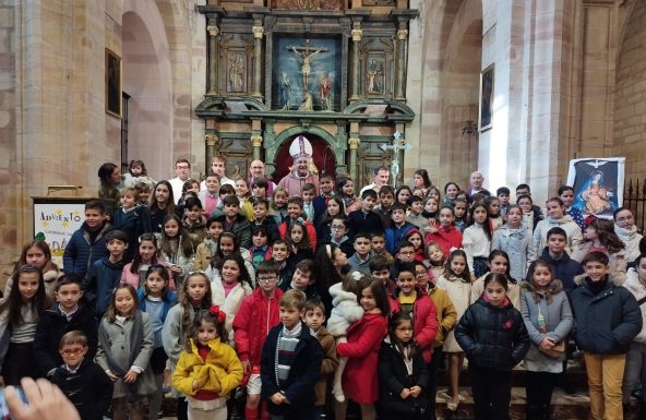 El Obispo celebra el domingo de Gaudete en Sta. María La Mayor de Andújar