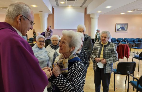 El Obispo celebra el IV domingo de Adviento con las mayores de la Institución Teresiana