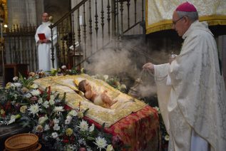 Los jienenses ponen el nuevo año bajo la intercesión de Santa María, Madre de Dios