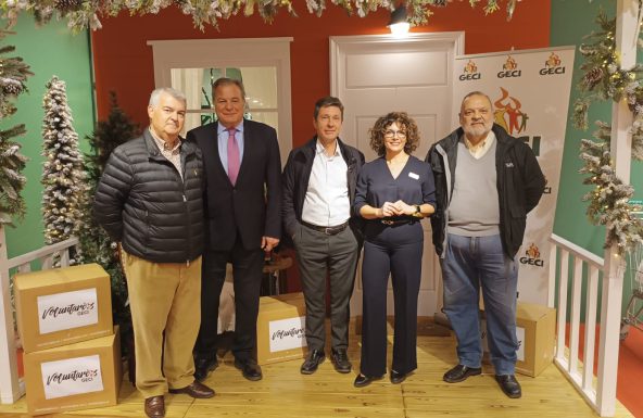 Trabajadores de El Corte Inglés donan más de un centenar de juguetes a Cáritas Interparroquial de Jaén