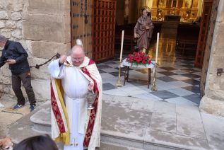 Cientos de mascotas reciben la bendición en el día de San Antón