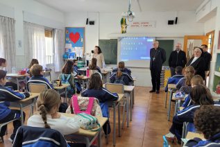 El Obispo visita el Colegio Sagrado Corazón de Jesús de la capital