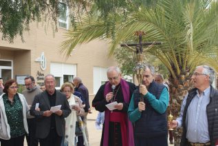 Los mayores de Altos del Jontoya se preparan, con un Vía Crucis, para la Semana Santa