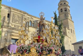 El Obispo anuncia en Baeza que la Virgen del Alcázar participará en la Magna