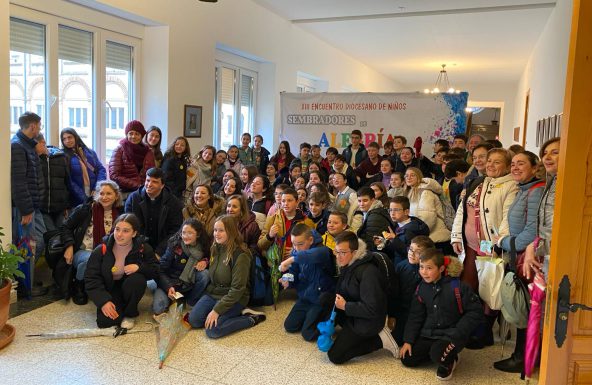Más de 350 niños siembran de alegría la Casa de la Iglesia