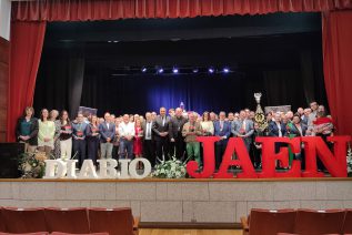 Don Sebastián Chico presente en la VIII Gala ‘Pasión Cofrade’ celebrada en Torredonjimeno