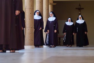 En mayo rezamos con las Dominicas de Alcalá la Real y Torredonjimeno