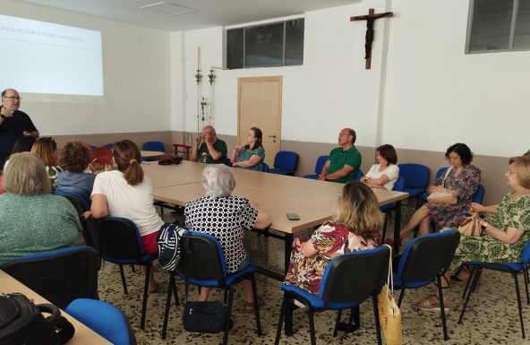 Concluye en Linares la formación de catequistas