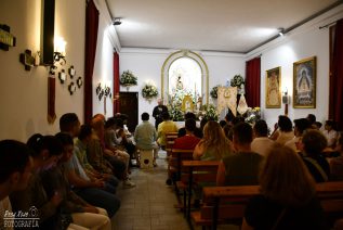 Los jóvenes marteños se reúnen, como cada mes, para adorar a Jesús Eucaristía