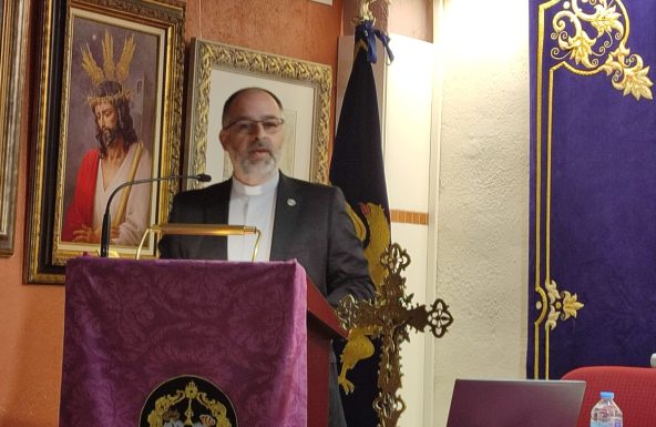 Magistral conferencia del Provicario Gral.,D. José Antonio Sánchez, en la Agrupación de Cofradías