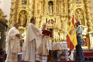 Misa de Acción de Gracias en la Santa Iglesia Catedral de Baeza por parte de la Academia de Cabos y Guardia Civil y donación de una Bandera de España