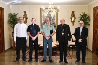 El Obispo de Jaén recibe al nuevo coronel director de la Academia de la Guardia Civil en Baeza