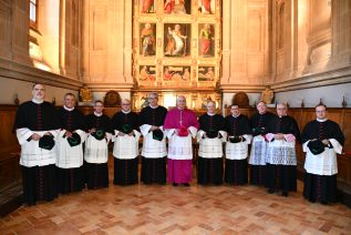 El primer Templo de la Diócesis acoge, con corazón de madre, a diez nuevos canónigos