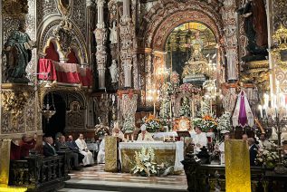 El Obispo Don Amadeo predica la novena de la Virgen de las Angustias, patrona de Granada