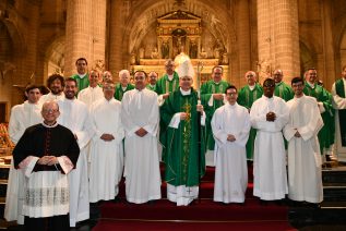 5 seminaristas y 4 aspirantes al diaconado permanente reciben los ministerios del acolitado y del lectorado