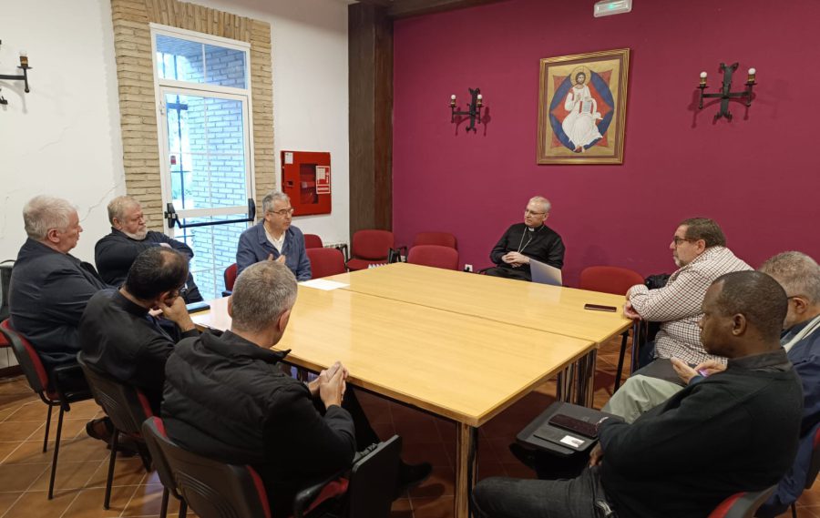 Los sacerdotes con cambio de destino pastoral se reúnen con el Obispo