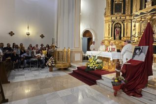 Cientos de jiennenses piden que el Beato Lolo interceda por la salud de Rafa