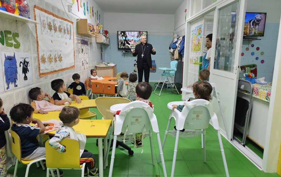 El Obispo visita el Centro de Educación Infantil Santo Rostro de Andújar