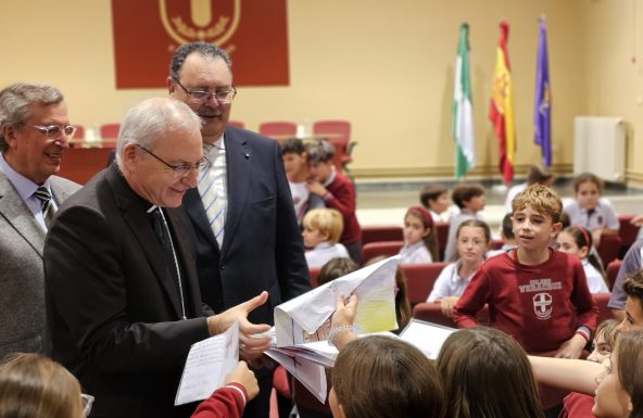 El Obispo visita el Colegio Veracruz de Jaén