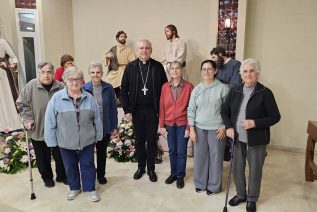 El Obispo visita a la comunidad de religiosas Misioneras del Divino Maestro