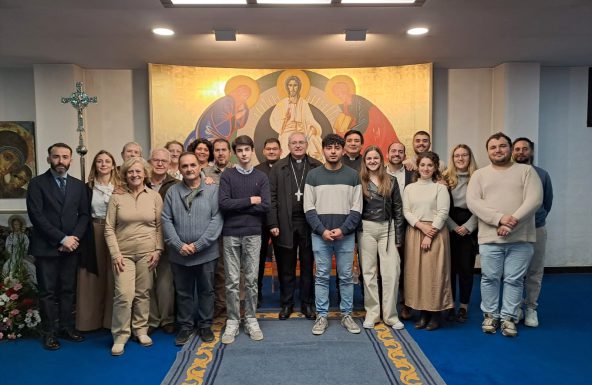 El Obispo preside la celebración de la entrega de la Biblia del Camino Neocatecumenal