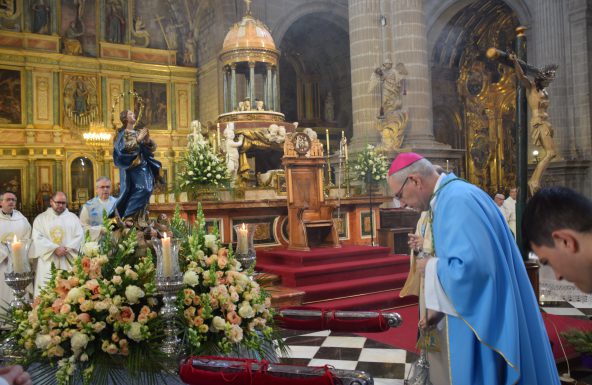 La Simpecado Concebida reúne a fieles y Seminario en su solemnidad