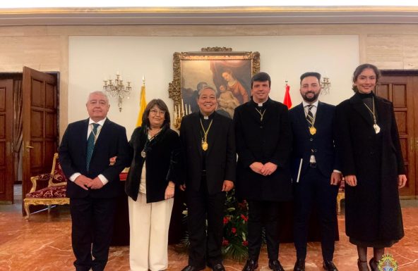 El  Nuncio de Su Santidad recibe a la Junta de Gobierno de Alharilla