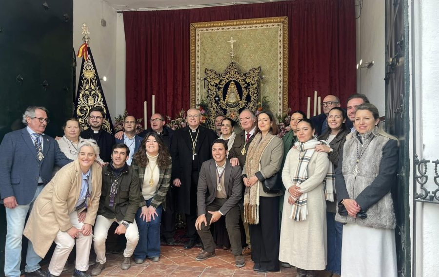 El Obispo acompaña a la Hermandad del Rocío de Jaén en su peregrinación extraordinaria a la aldea almonteña