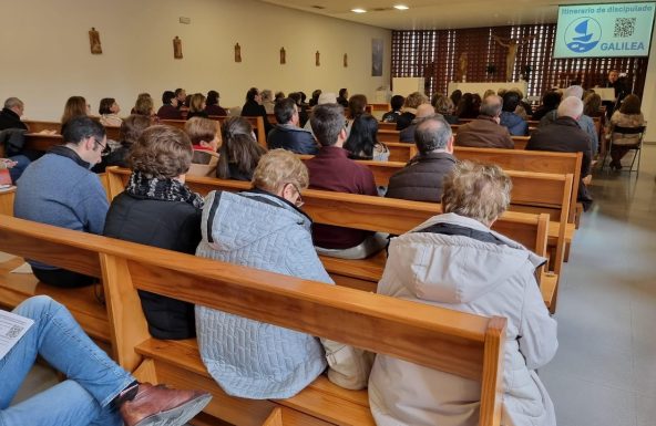 Un centenar de personas participa en la presentación de los materiales del Discipulado Galilea en Jaén