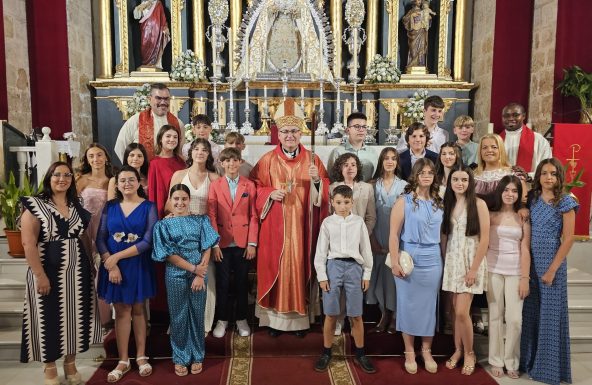 Una veintena de jóvenes recibe el Sacramento de la Confirmación en la parroquia de Jamilena