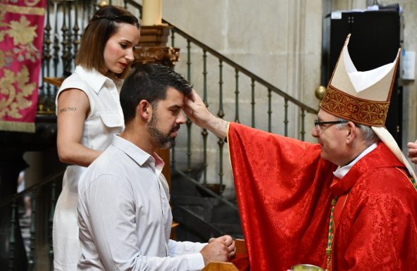 El Espíritu Santo se derrama con fuerza sobre jóvenes y adultos en la Solemnidad de Pentecostés