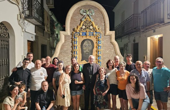 Don Sebastián presencia cómo se levantan los altares efímero del Corpus de Villardompardo