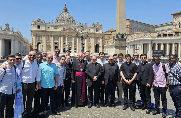 Primer encuentro del Obispo con el Papa León XIV  en el Jubileo de los seminaristas