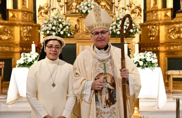 La Hermana Alejandra se consagra para siempre al Señor, con su profesión perpetua