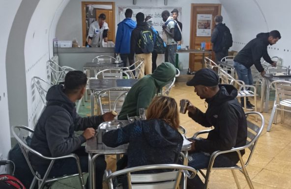 Cáritas constata que ya hay temporeros que duermen al raso y lamenta la falta de respuesta