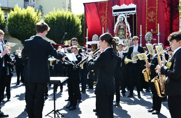 La Asociación musical “Blanco Nájera” pone la nota musical durante la mañana del Rosario Magno